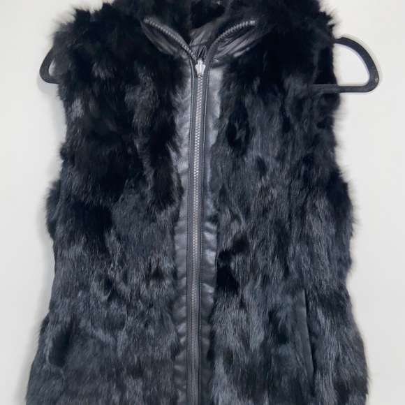 BCBG Hooded Reversible Rabbit Fur Hooded Vest - Picture 9 of 12